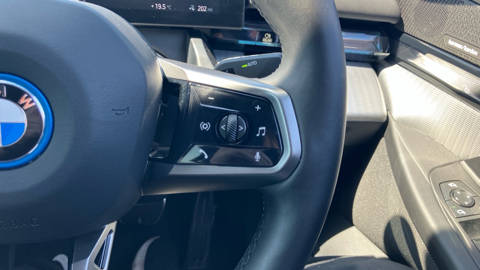 BMW i5 250kW eDrive40 M Sport Pro 84kWh 4dr Auto Electric Saloon - Image 30