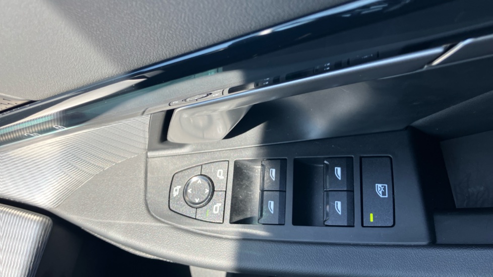BMW i5 250kW eDrive40 M Sport Pro 84kWh 4dr Auto Electric Saloon - Image 31