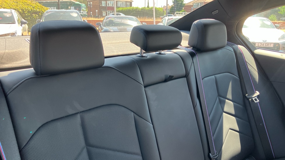 BMW i5 250kW eDrive40 M Sport Pro 84kWh 4dr Auto Electric Saloon - Image 36