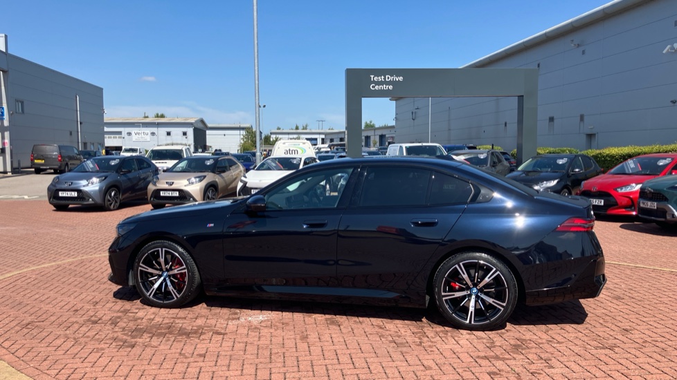 BMW i5 250kW eDrive40 M Sport Pro 84kWh 4dr Auto Electric Saloon - Image 52