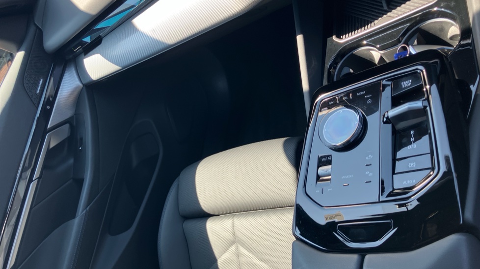 BMW i5 250kW eDrive40 M Sport Pro 84kWh 4dr Auto Electric Saloon - Image 63
