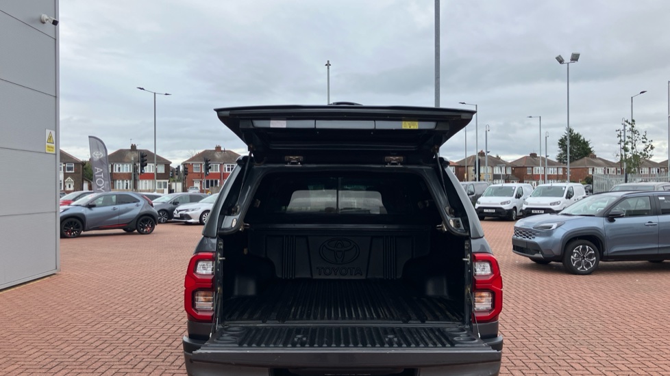 Toyota Hilux Diesel Invincible X D/Cab Pick Up 2.8 D-4D Auto - Image 13