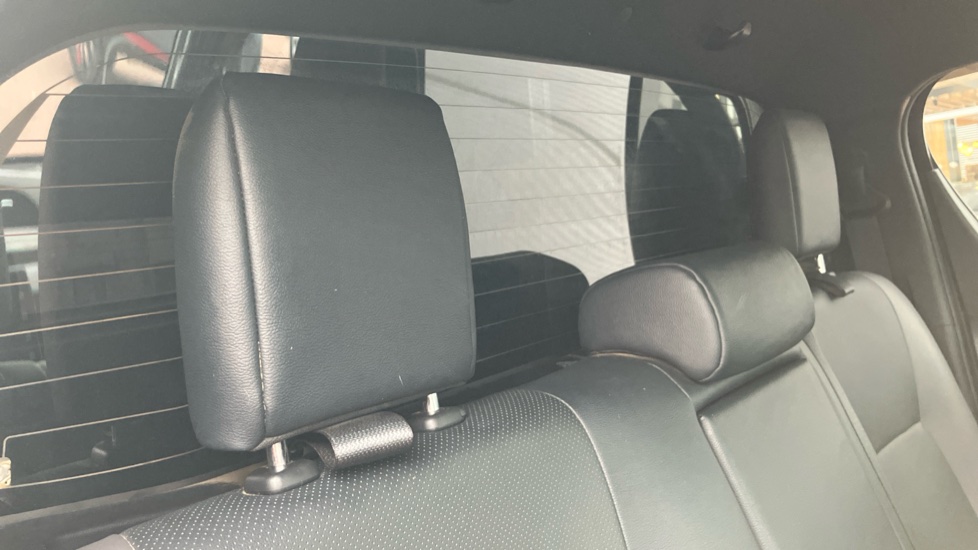 Toyota Hilux Diesel Invincible X D/Cab Pick Up 2.8 D-4D Auto - Image 18