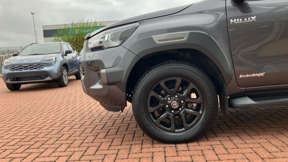 Toyota Hilux Diesel Invincible X D/Cab Pick Up 2.8 D-4D Auto - Image 25