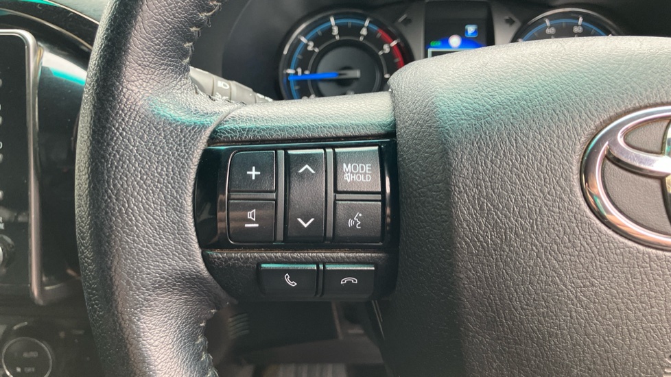 Toyota Hilux Diesel Invincible X D/Cab Pick Up 2.8 D-4D Auto - Image 30