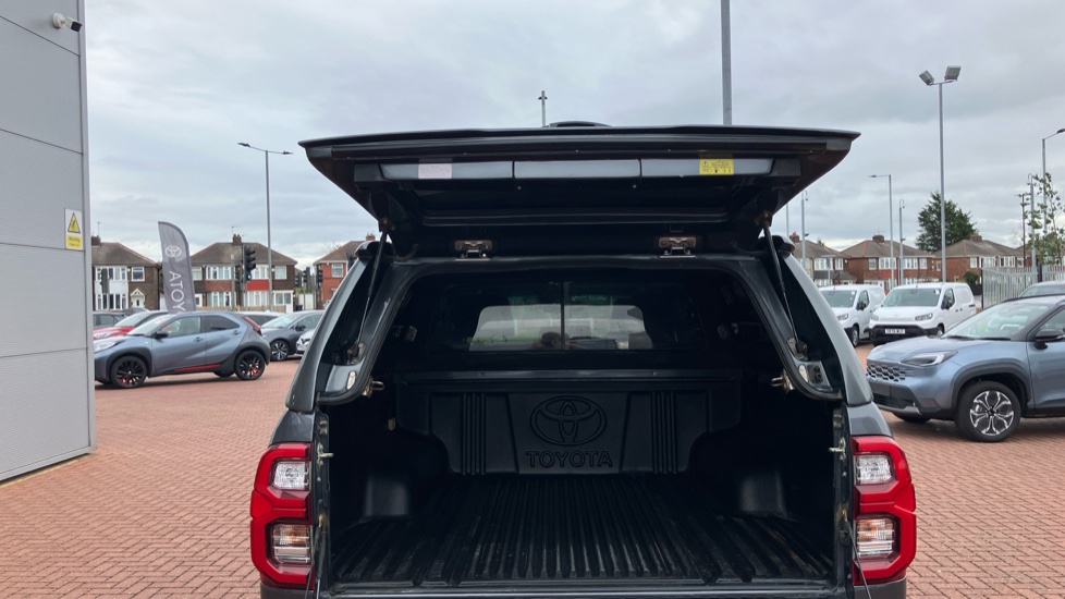 Toyota Hilux Diesel Invincible X D/Cab Pick Up 2.8 D-4D Auto - Image 52
