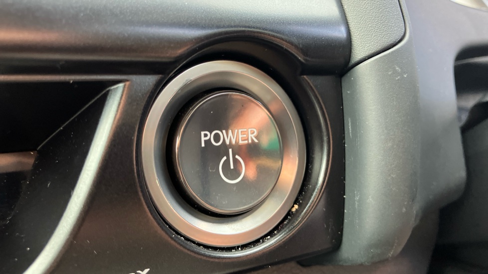 Lexus UX 250h 2.0 F-Sport Design 5dr CVT Hybrid Hatchback - Image 16
