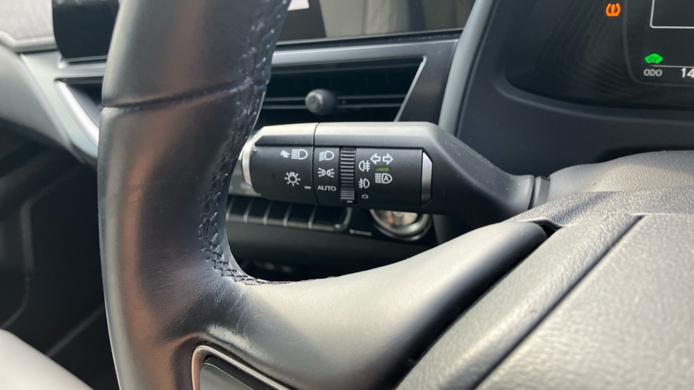 Lexus UX 250h 2.0 F-Sport Design 5dr CVT Hybrid Hatchback - Image 31