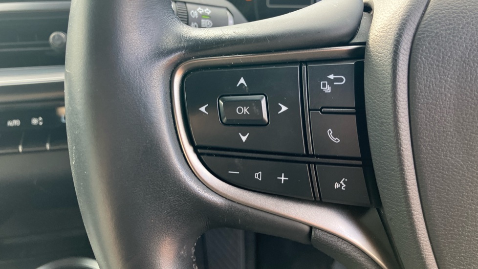 Lexus UX 250h 2.0 F-Sport Design 5dr CVT Hybrid Hatchback - Image 35
