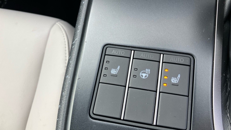 Lexus UX 250h 2.0 F-Sport Design 5dr CVT Hybrid Hatchback - Image 36
