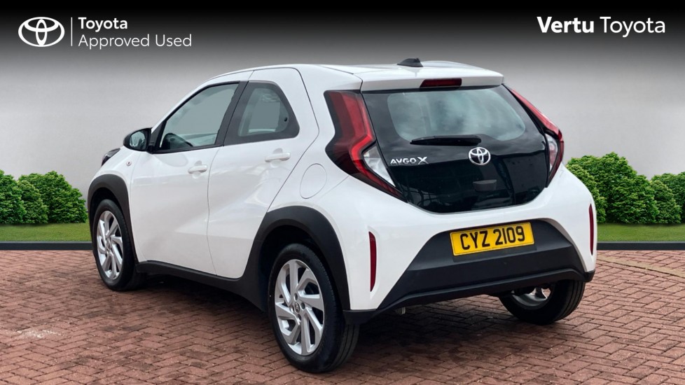 Toyota Aygo X 1.0 VVT-i Pure 5dr Petrol Hatchback - Image 4