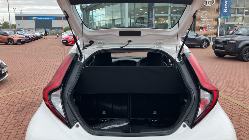 Toyota Aygo X 1.0 VVT-i Pure 5dr Petrol Hatchback - Image 13