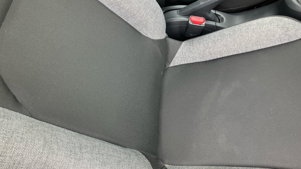 Toyota Aygo X 1.0 VVT-i Pure 5dr Petrol Hatchback - Image 17