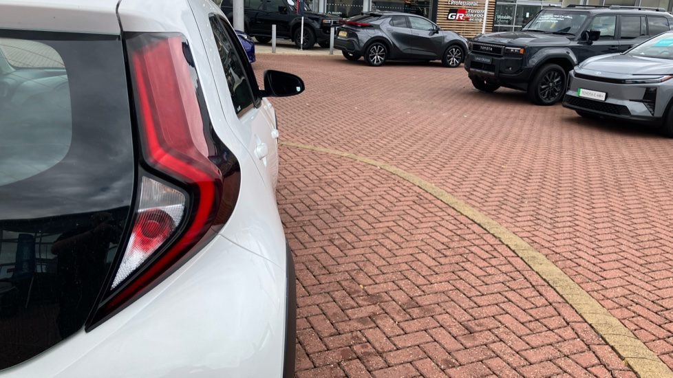 Toyota Aygo X 1.0 VVT-i Pure 5dr Petrol Hatchback - Image 21