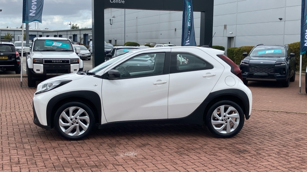 Toyota Aygo X 1.0 VVT-i Pure 5dr Petrol Hatchback - Image 24