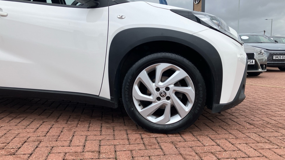Toyota Aygo X 1.0 VVT-i Pure 5dr Petrol Hatchback - Image 25