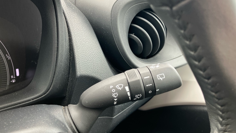 Toyota Aygo X 1.0 VVT-i Pure 5dr Petrol Hatchback - Image 32