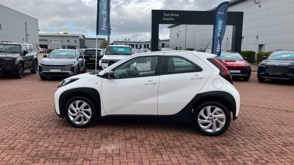 Toyota Aygo X 1.0 VVT-i Pure 5dr Petrol Hatchback - Image 50