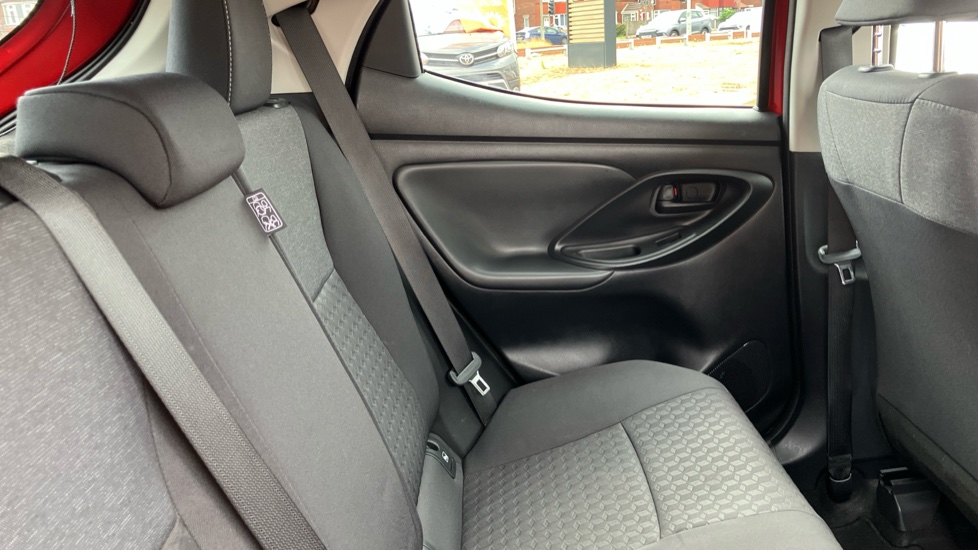 Toyota Yaris 1.5 Hybrid Design 5dr CVT Hybrid Hatchback - Image 8