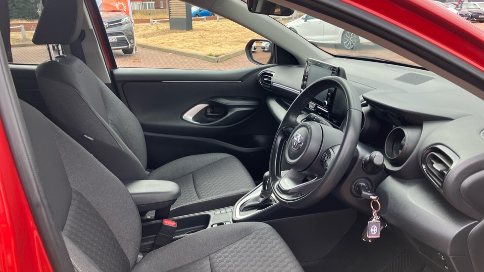 Toyota Yaris 1.5 Hybrid Design 5dr CVT Hybrid Hatchback - Image 12