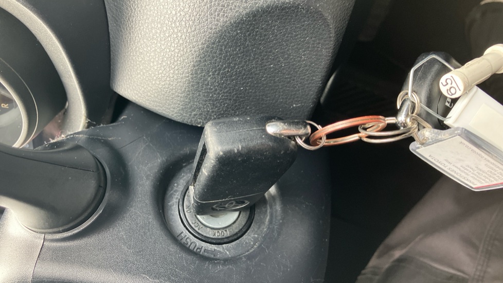 Toyota Yaris 1.5 Hybrid Design 5dr CVT Hybrid Hatchback - Image 16