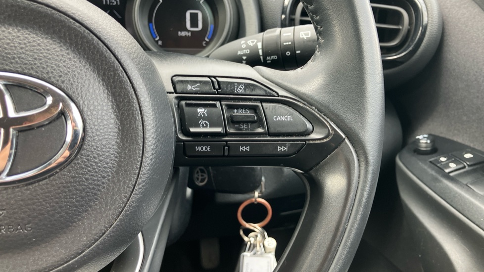 Toyota Yaris 1.5 Hybrid Design 5dr CVT Hybrid Hatchback - Image 29
