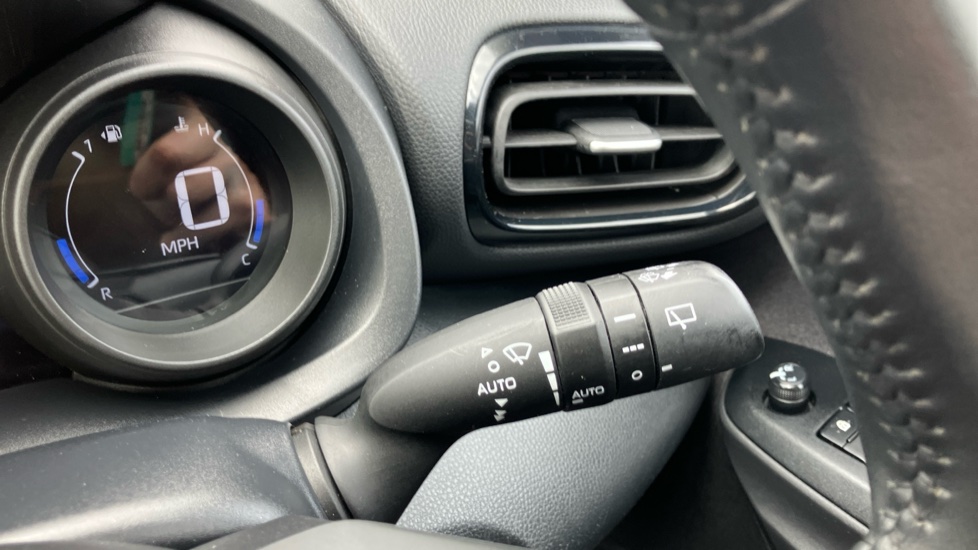 Toyota Yaris 1.5 Hybrid Design 5dr CVT Hybrid Hatchback - Image 32