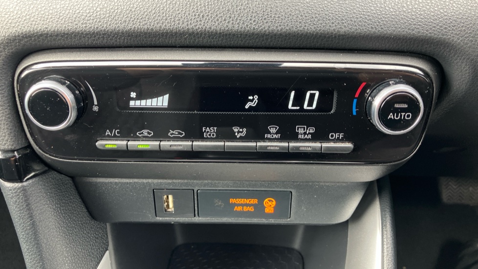 Toyota Yaris 1.5 Hybrid Design 5dr CVT Hybrid Hatchback - Image 33
