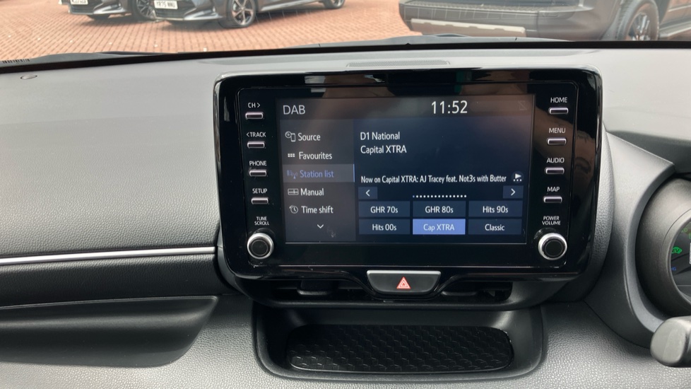 Toyota Yaris 1.5 Hybrid Design 5dr CVT Hybrid Hatchback - Image 41