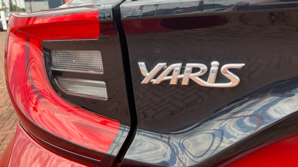 Toyota Yaris 1.5 Hybrid Design 5dr CVT Hybrid Hatchback - Image 55
