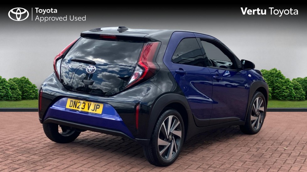Toyota Aygo X 1.0 VVT-i Edge 5dr Petrol Hatchback - Image 2