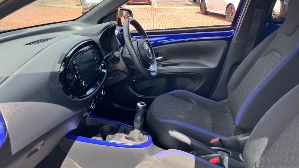 Toyota Aygo X 1.0 VVT-i Edge 5dr Petrol Hatchback - Image 5