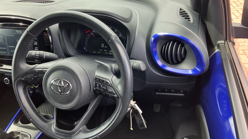 Toyota Aygo X 1.0 VVT-i Edge 5dr Petrol Hatchback - Image 10