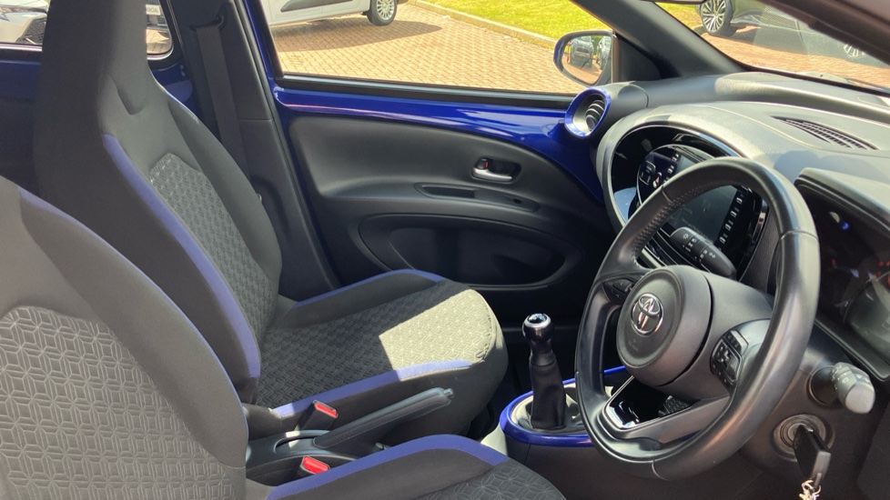 Toyota Aygo X 1.0 VVT-i Edge 5dr Petrol Hatchback - Image 12