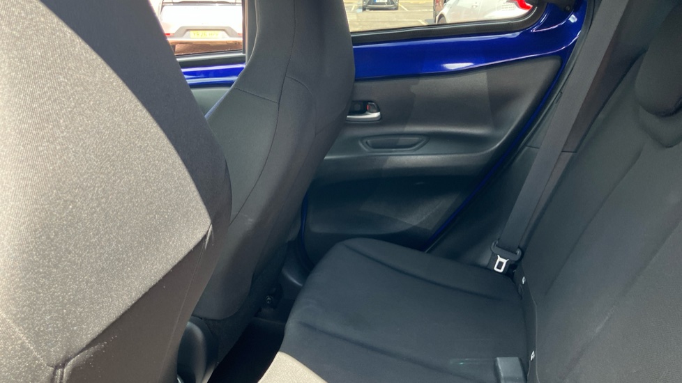 Toyota Aygo X 1.0 VVT-i Edge 5dr Petrol Hatchback - Image 15