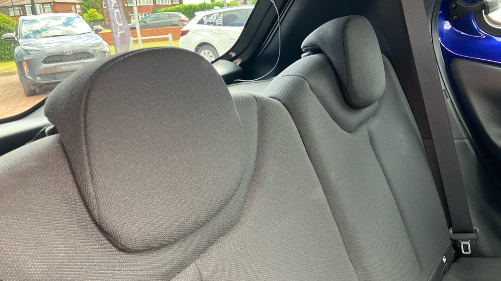 Toyota Aygo X 1.0 VVT-i Edge 5dr Petrol Hatchback - Image 18