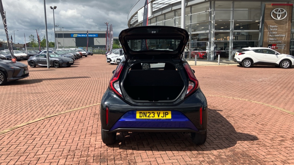 Toyota Aygo X 1.0 VVT-i Edge 5dr Petrol Hatchback - Image 48