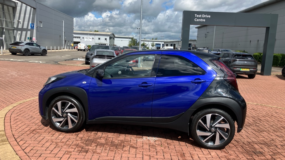 Toyota Aygo X 1.0 VVT-i Edge 5dr Petrol Hatchback - Image 53
