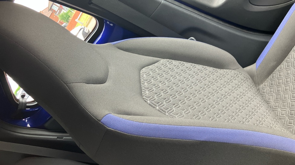 Toyota Aygo X 1.0 VVT-i Edge 5dr Petrol Hatchback - Image 58