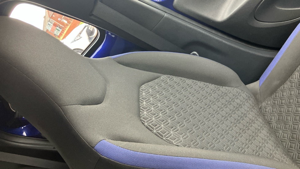 Toyota Aygo X 1.0 VVT-i Edge 5dr Petrol Hatchback - Image 62