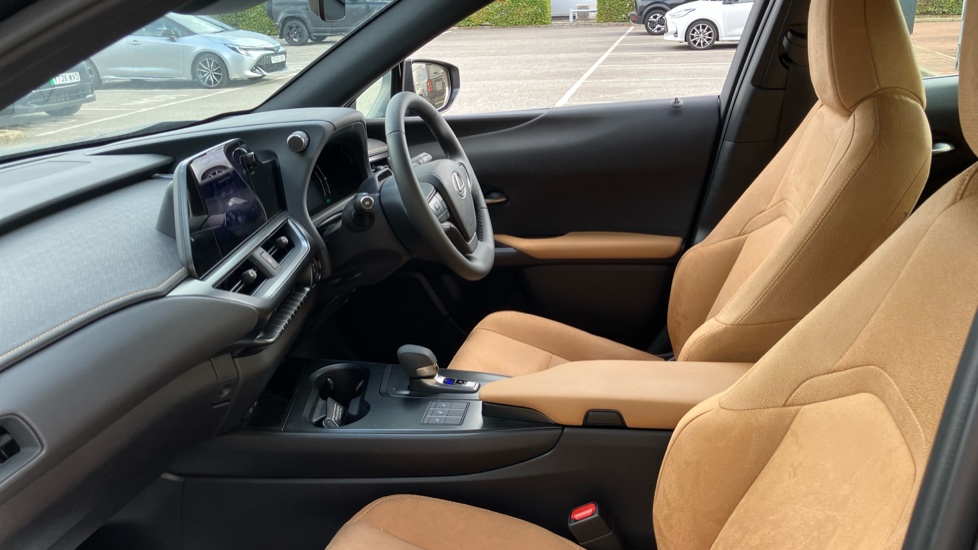 Lexus UX 300h 2.0 Premium 5dr CVT Hybrid Hatchback - Image 5