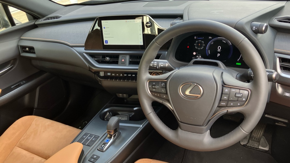 Lexus UX 300h 2.0 Premium 5dr CVT Hybrid Hatchback - Image 6