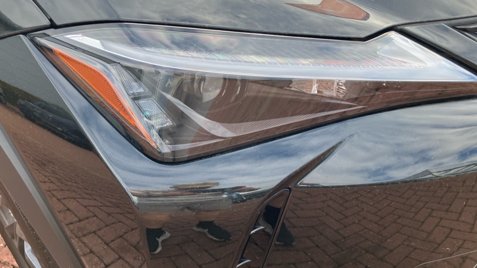 Lexus UX 300h 2.0 Premium 5dr CVT Hybrid Hatchback - Image 20