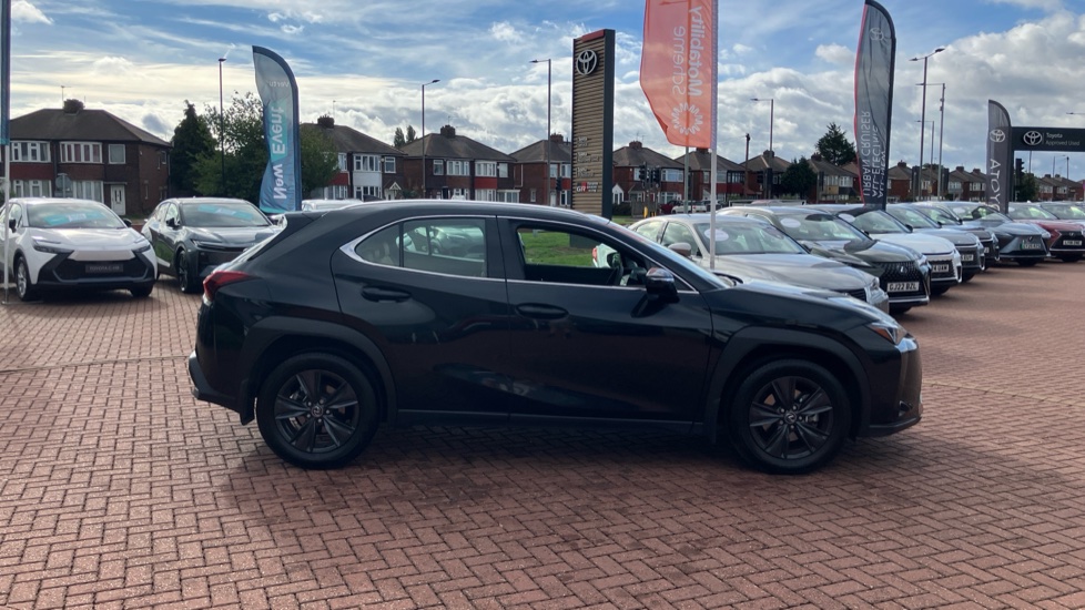 Lexus UX 300h 2.0 Premium 5dr CVT Hybrid Hatchback - Image 23