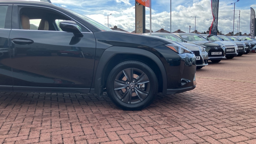Lexus UX 300h 2.0 Premium 5dr CVT Hybrid Hatchback - Image 25