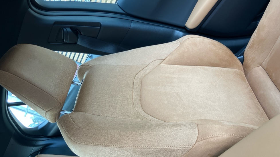 Lexus UX 300h 2.0 Premium 5dr CVT Hybrid Hatchback - Image 58