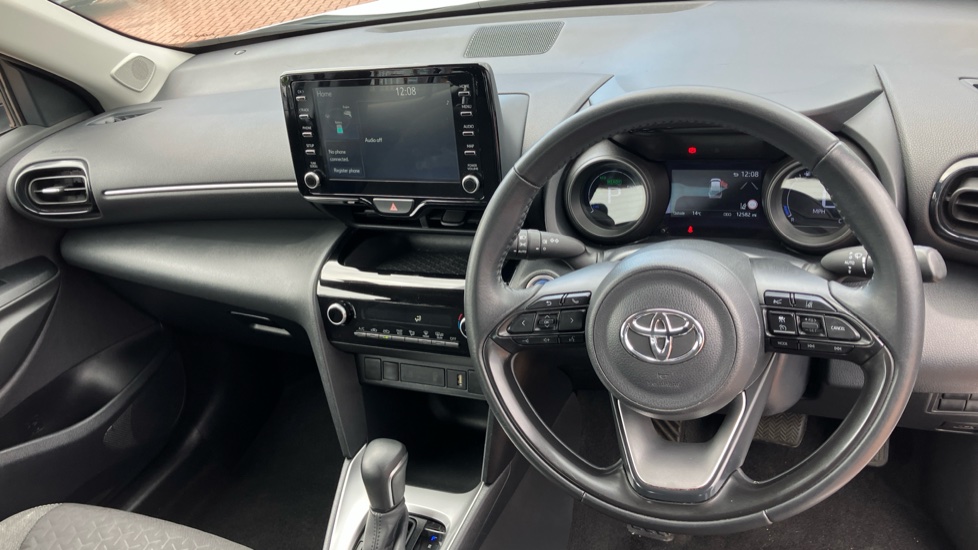 Toyota Yaris Cross 1.5 Hybrid Icon 5dr CVT Hybrid Estate - Image 6