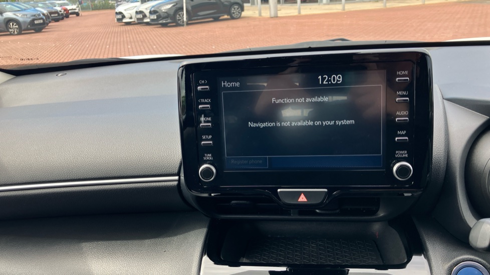 Toyota Yaris Cross 1.5 Hybrid Icon 5dr CVT Hybrid Estate - Image 9