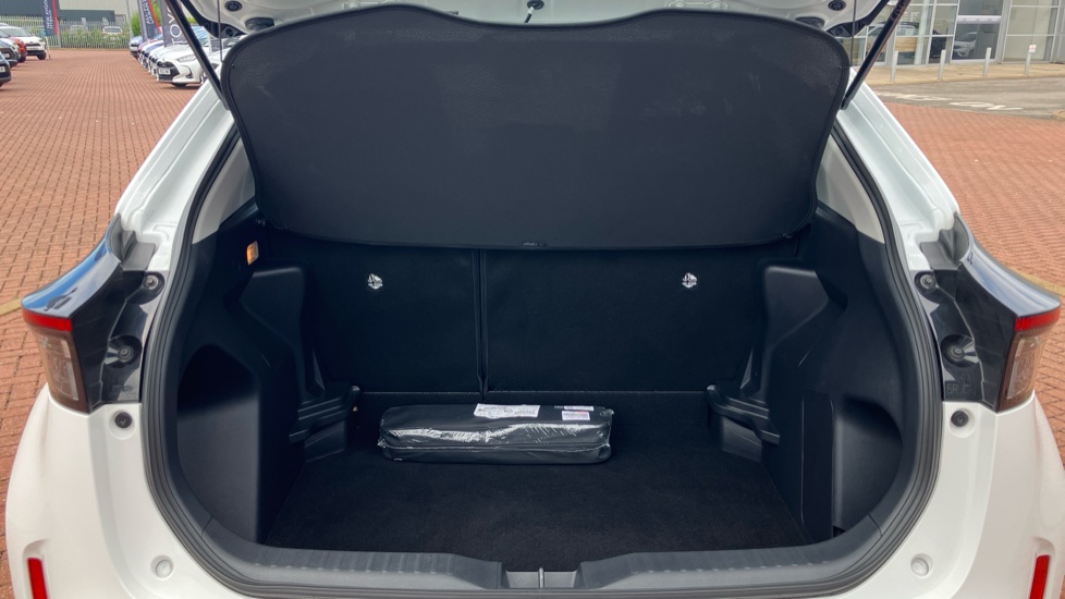 Toyota Yaris Cross 1.5 Hybrid Icon 5dr CVT Hybrid Estate - Image 13