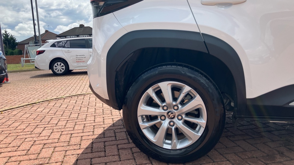Toyota Yaris Cross 1.5 Hybrid Icon 5dr CVT Hybrid Estate - Image 25